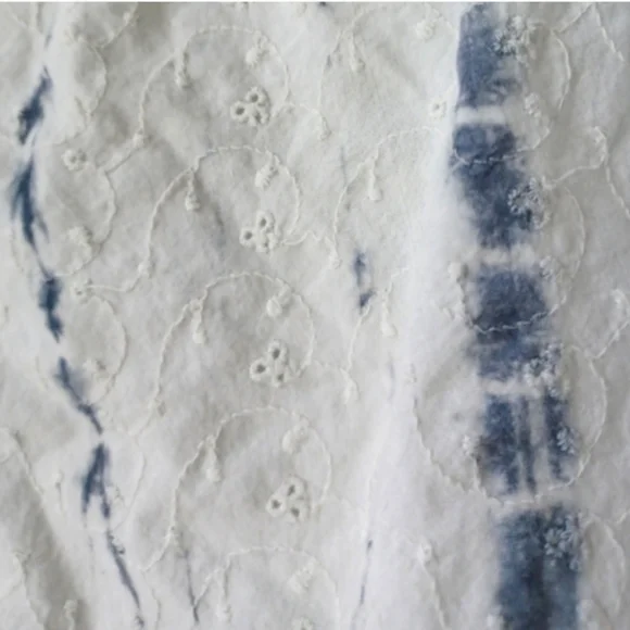 Women's Short Sleeve Size Small Tie Dye and Eyelet Embroidered Shirt - Picture 13 of 14